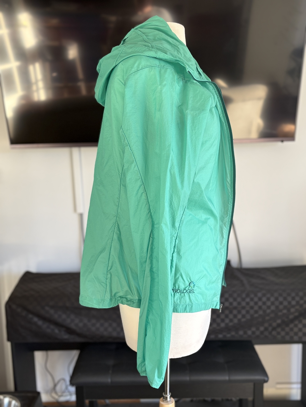 Patagonia Women’s Teal Windbreaker - Picture 3 of 8